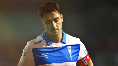 La UC sufre por su nueva cancha a horas de jugar su primer partido.
