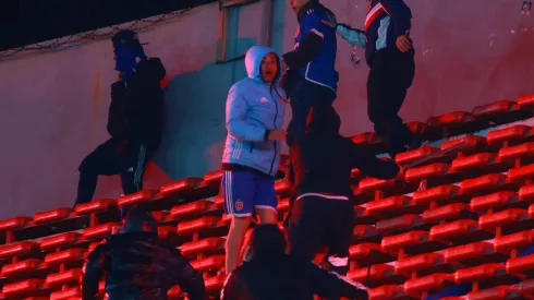 La U lanzó duras acusaciones contra Independiente y la policía tras la noche de violencia en Copa Sudamericana.