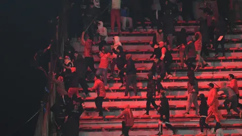 Imágenes que no deben volver a repetirse en un estadio de fútbol.