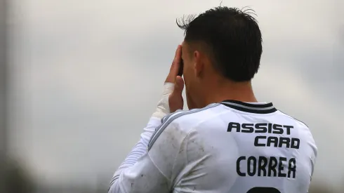 Colo Colo reacciona al partido de Universidad de Chile ante Everton por la Liga de Primera.