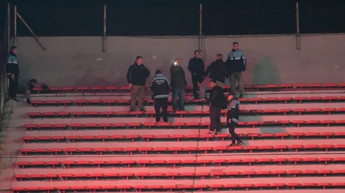 Independiente, la seguridad privada y la policía: parecen más cerca de lo que podría creerse.