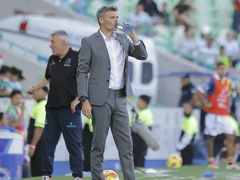 Llega a las 5:30, trabaja con jóvenes y es favorito para DT de Colo Colo