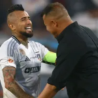 El sentido mensaje de Vidal para despedirse de Almirón: “Querido profe”
