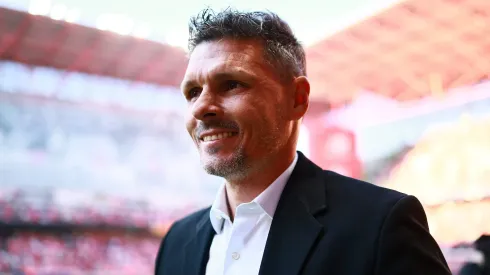 Fernando Ortíz ya es oficialmente el técnico de Colo Colo y su arribo se celebró en todo el mundo.