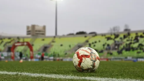 Un DT del fútbol chileno vive un escándalo.