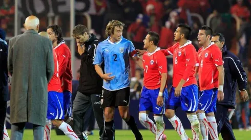 Diego Lugano protagonizó varios choques con Chile.