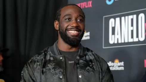 Terence Crawford retará a "Canelo" en el evento de boxeo más esperado del año.