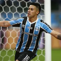 ¿De vuelta a Chile? Alexander Aravena tendría un pie fuera de Gremio y llegaría a inesperado club