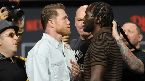 'Canelo' y Crawford se miden por el cinturón indiscutido Supermediano de boxeo.