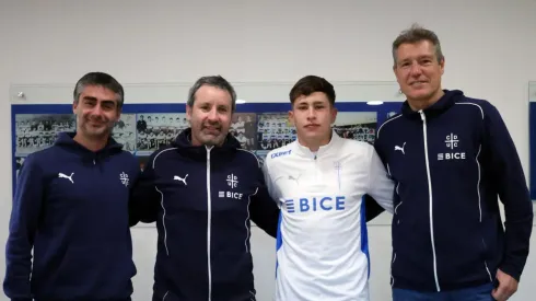 Joaquín Meneses firmó contrato con la U. Católica