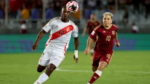 Perú y Venezuela buscan entrenador.