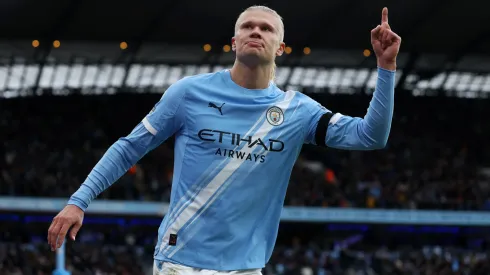 Erling Haaland será titular en Manchester City vs Napoli, en busca de marcar su gol 50 en la Champions League.