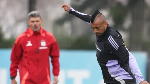 Fernando Ortiz sigue trabajando con Colo Colo para tratar de salir de la crisis.