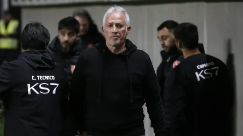 Ivo Basay toma una fuerte decisión tras ser despedido por parte de Magallanes.