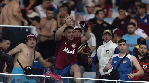 Los hinchas de Fluminense tuvieron peleas con la policía en Brasil.