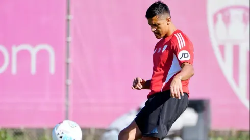Alexis Sánchez entrenando en Sevilla.