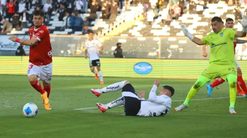 Colo Colo pidió penal ante Iquique.