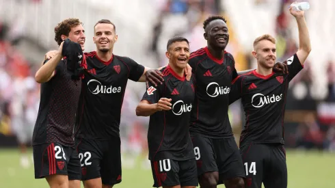 Alexis Sánchez celebra la victoria de Sevilla.
