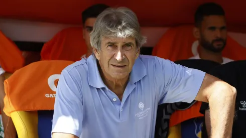 Manuel Pellegrini aún no renueva su vínculo con el Betis y la selección chilena lo coquetea.
