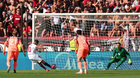 Alexis abrió el marcador ante su ex club Barcelona