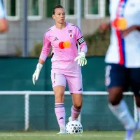 Christiane Endler celebra su regreso a Chile bajando a las campeonas de la Champions League