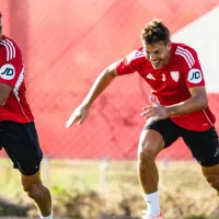 ¿Nuevo DT? Alexis Sánchez muestra sus dotes de entrenador y encabeza la práctica de Sevilla