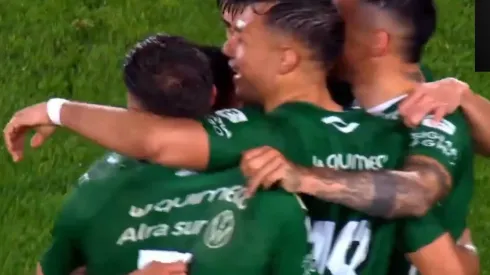 El chileno Iván Morales convirtió un gol ante River Plate.