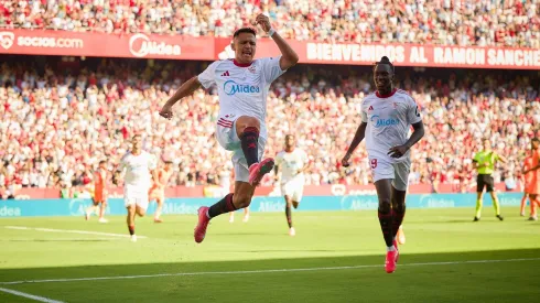 Alexis Sánchez celebrando su gol a Barcelona.
