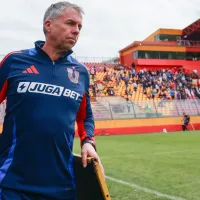 Gustavo Álvarez se lleva la tensión en el arribo de U de Chile a Santa Laura: “No miró ni las…”
