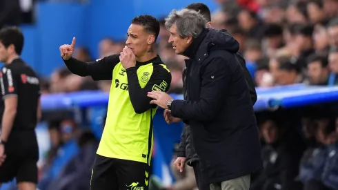 Antony llenó de flores a Manuel Pellegrini.