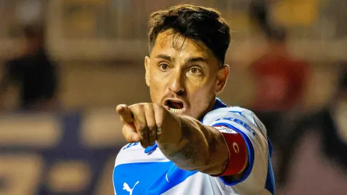 Zampedri debe renovar su contrato para seguir en la UC.