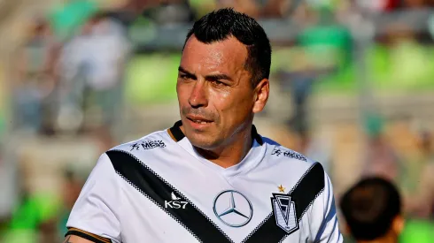 Paredes está en el ojo del huracán con Santiago Morning.