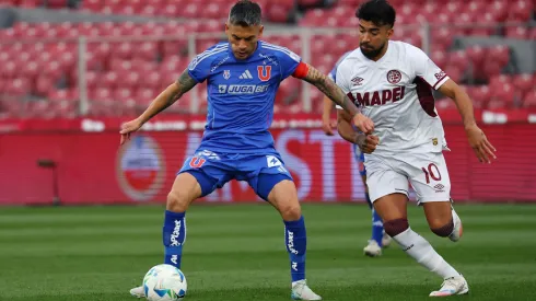 Charles Aránguiz y Marcelino Moreno, uno de los mejores duelos en Lanús vs Universidad de Chile por la Copa Sudamericana.