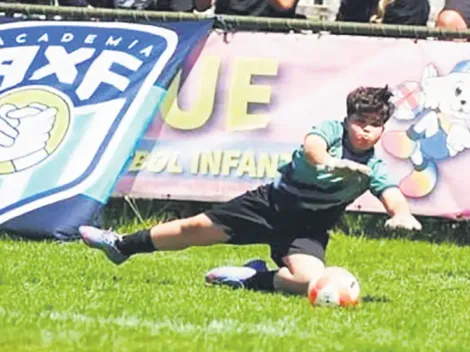 U de Chile: Hijo de Johnny Herrera elegido el mejor arquero de torneo escolar