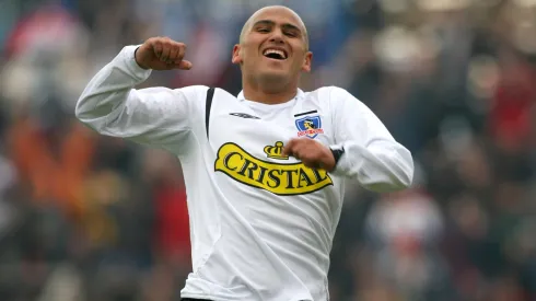 Humberto Suazo hizo historia en Colo Colo, pero terminó peleado y con una denuncia.