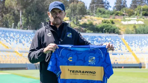 Javier Torrente fue presentado en Everton.
