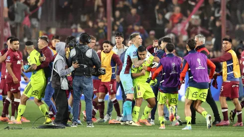 Caos total al final del duelo.