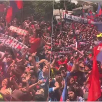 ¡A pesar de todo! Hinchas de la U reciben como héroes al plantel tras quedar fuera de Sudamericana