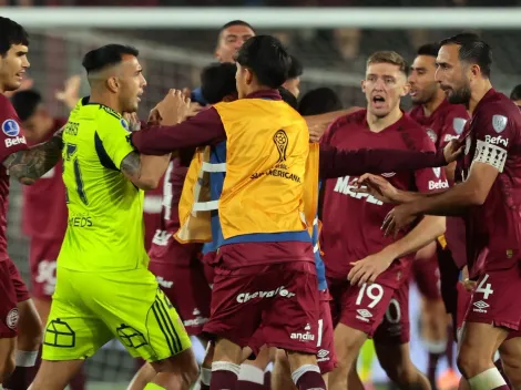 Video: destapan patada maletera de jugador de Lanús a otro de la U