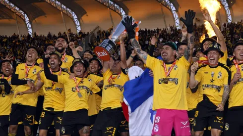 Coquimbo Unido celebrando su título de campeón.