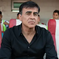 Afirman que Gustavo Quinteros llama a figura de Colo Colo para ficharlo: “Esto lo sabe…”