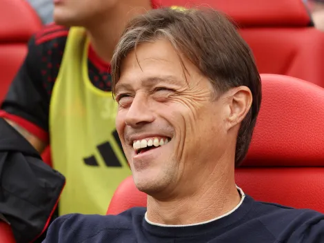 Sánchez y Suazo toman nota: DT del Sevilla se pone meteorólogo y romántico