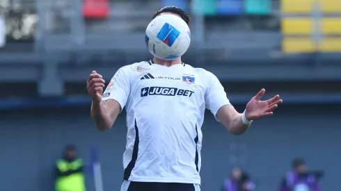 El lateral derecho termina contrato y buscaría seguir en Colo Colo para el 2026.