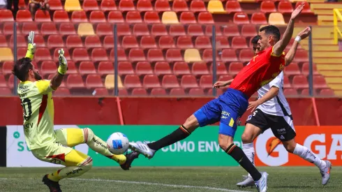 Los hispanos y Colo Colo en un duelo de alto voltaje.