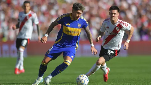 Con Palacios y Díaz como protagonistas, Boca y River animan una nueva versión del Superclásico de Argentina.