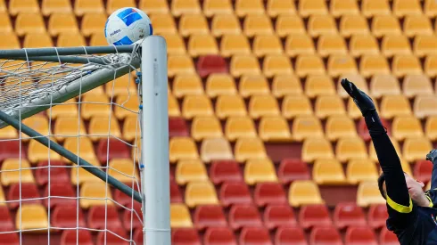 Un partido de fútbol profesional en Chile apenas llevó a 40 personas al estadio.