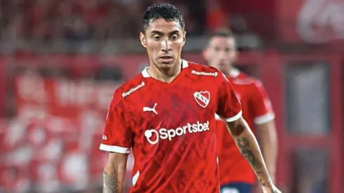Luciano Cabral ayudó al triunfo agónico del Rojo