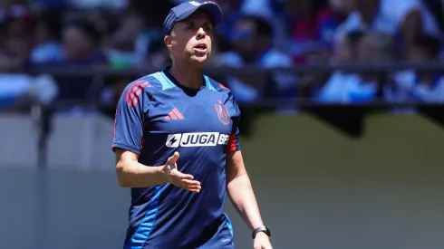 Gustavo Álvarez tiene contrato por todo 2026 con la U.