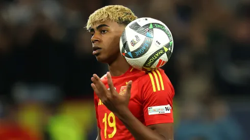 Lamine Yamal está en medio de una "guerra" entre España y Barcelona