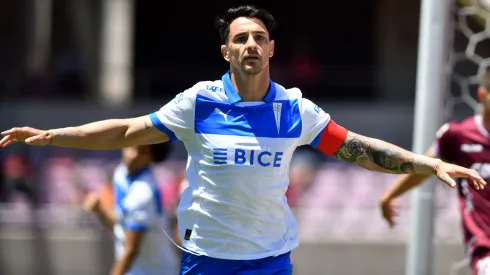 Piña Villanueva y posible salida de Zampedri en la Católica.